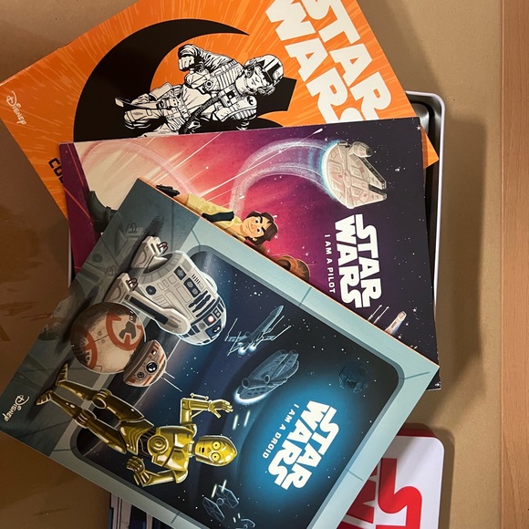 4/$40 Star Wars collectors tin + booklets - Picture 2 of 2
